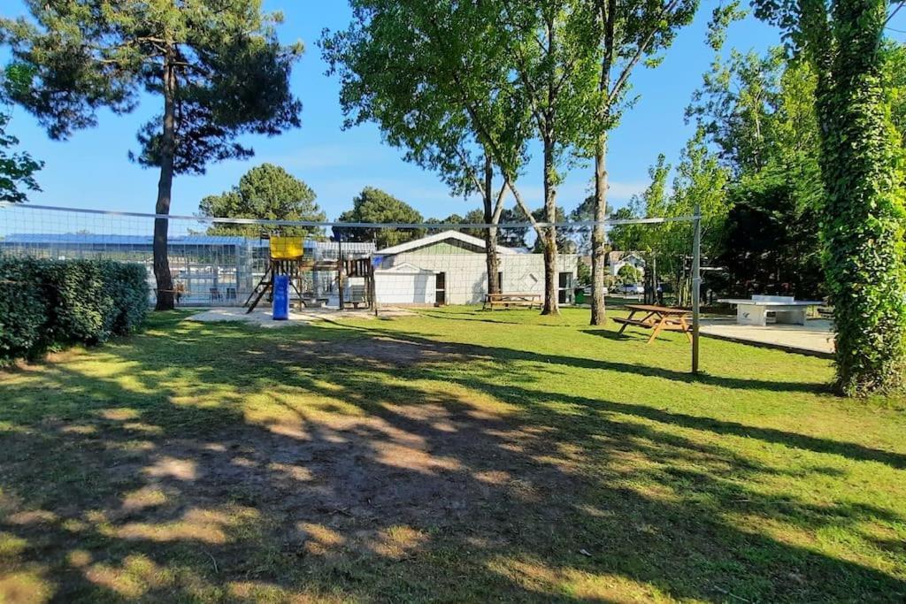 Chez Ced Et Laeti, Appartement Prive Avec Jardin Et Terrasse Dans Residence L'Estuaire Muni D'Une Piscine Couverte Et Aire De Jeu, Linge De Lit Et De Salle D'Eau Ainsi Que Tele, Compris Dans Le Tarif Profitez A Fond De Notre Belle Region เลอแวร์ดง-ซูร์-แมร์ ภายนอก รูปภาพ