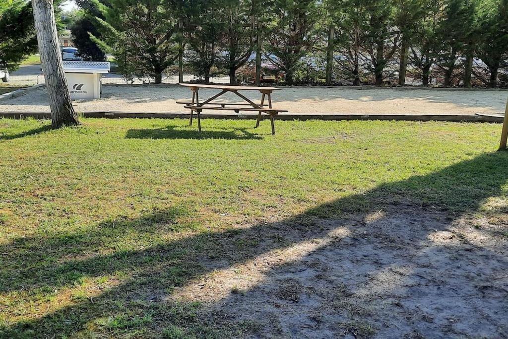 Chez Ced Et Laeti, Appartement Prive Avec Jardin Et Terrasse Dans Residence L'Estuaire Muni D'Une Piscine Couverte Et Aire De Jeu, Linge De Lit Et De Salle D'Eau Ainsi Que Tele, Compris Dans Le Tarif Profitez A Fond De Notre Belle Region เลอแวร์ดง-ซูร์-แมร์ ภายนอก รูปภาพ